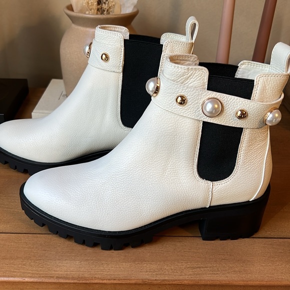 Karl Lagerfeld Paris size 7 booties - Picture 3 of 4